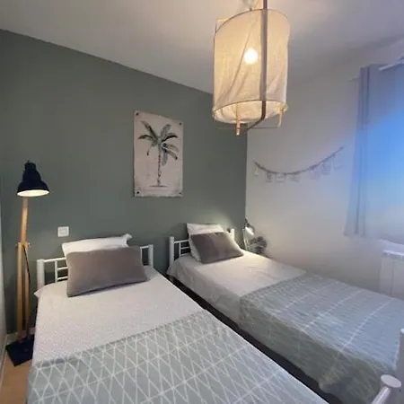 Belle Climatisee Avec 2 Chambres, Terrasse En Angle, Parking Privatif Dans Securisee Piscine Commune 800 M De La Lrcs151 아파트 *