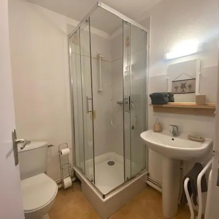 아파트 Belle Climatisee Avec 2 Chambres, Terrasse En Angle, Parking Privatif Dans Securisee Piscine Commune 800 M De La Lrcs151 *